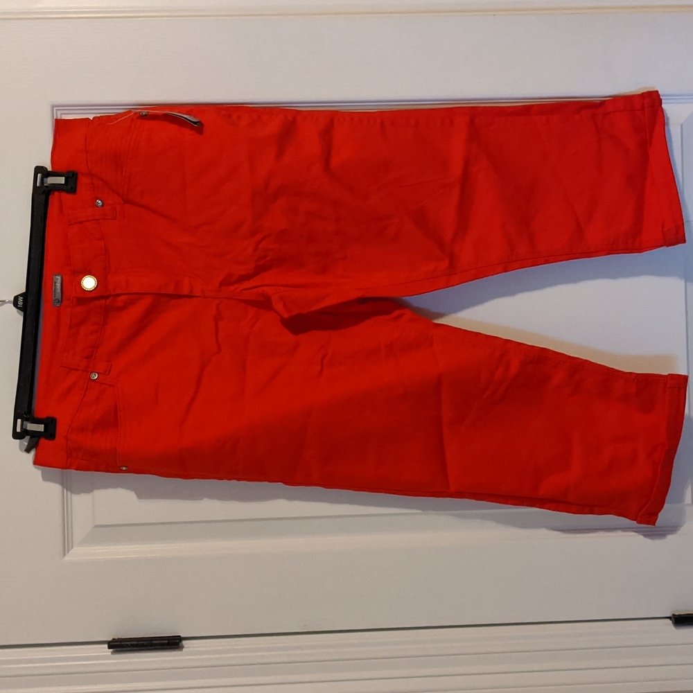 New Directions Weekend Capris NWT